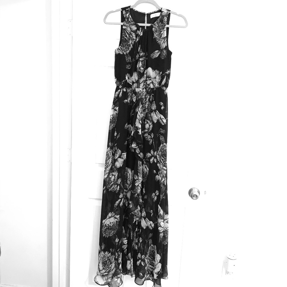 Ali + Jay - Size S - Black Gray Floral Dress
